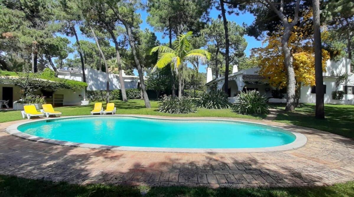 Villa Pinhal- Beautiful Villa Located In Quiet Area Quarteira Exterior photo